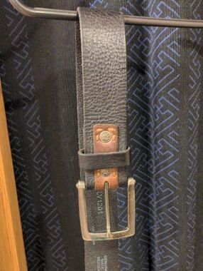 Levi's Genuine Leather Black Medium Belt